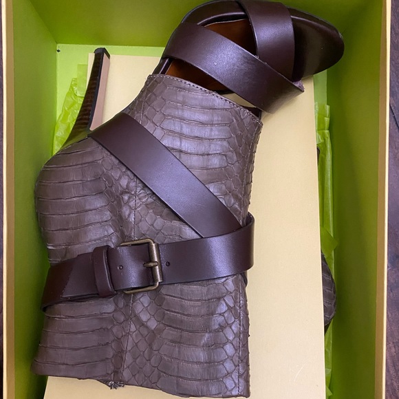 Snake skin, sock bootie heels 👠 - Picture 3 of 11